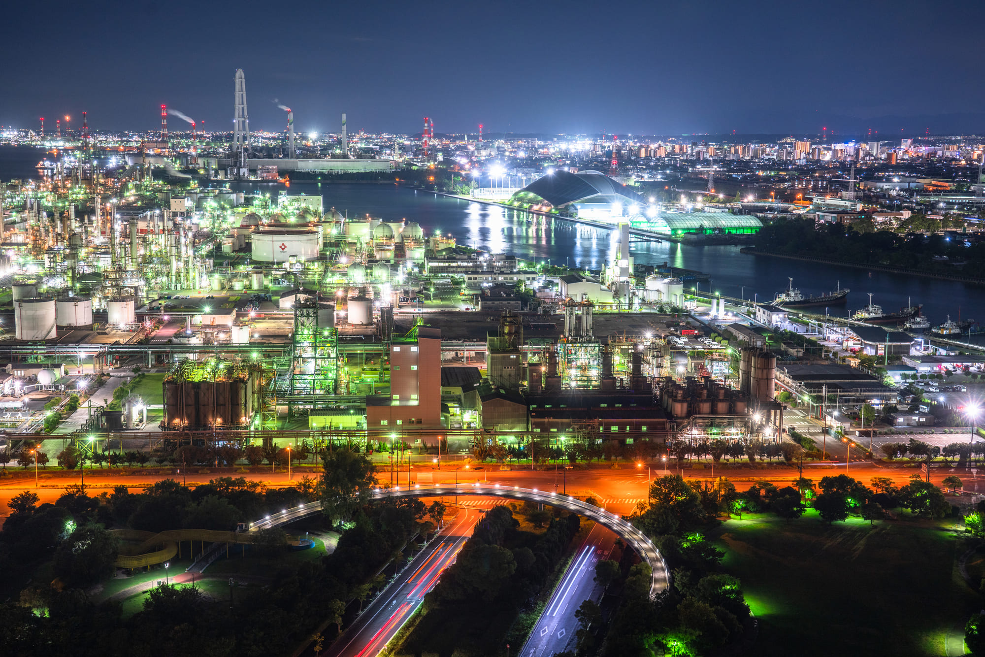 三重県は、賑わいのある都市景観や、豊かな自然の景色が見られるのが特徴です。この記事では三重県のおすすめメンズエステ店をご紹介します。近鉄四日市駅周辺にお店が多く、その他に松阪や津駅周辺にもお店があります。自宅やホテル出張に対応しているお店も多数あるので、ルームに出向かず楽しむことができます。この記事では三重県内の人気メンズエステをエリア別(四日市、津・松阪)に紹介します。それぞれのお店の特徴や割引情報も載せているので、三重県内でおすすめメンズエステをお探しの方はぜひチェックしてみてください。